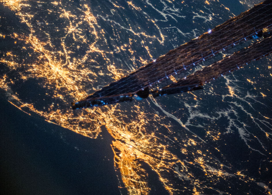 Looking Westward from the East Coast at Night • The Curious Technologist